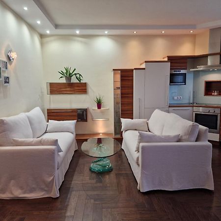 Hotel Maria Gramatneusiedl Екстер'єр фото