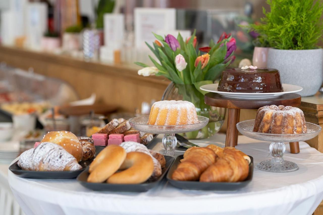 Hotel Maria Gramatneusiedl Екстер'єр фото
