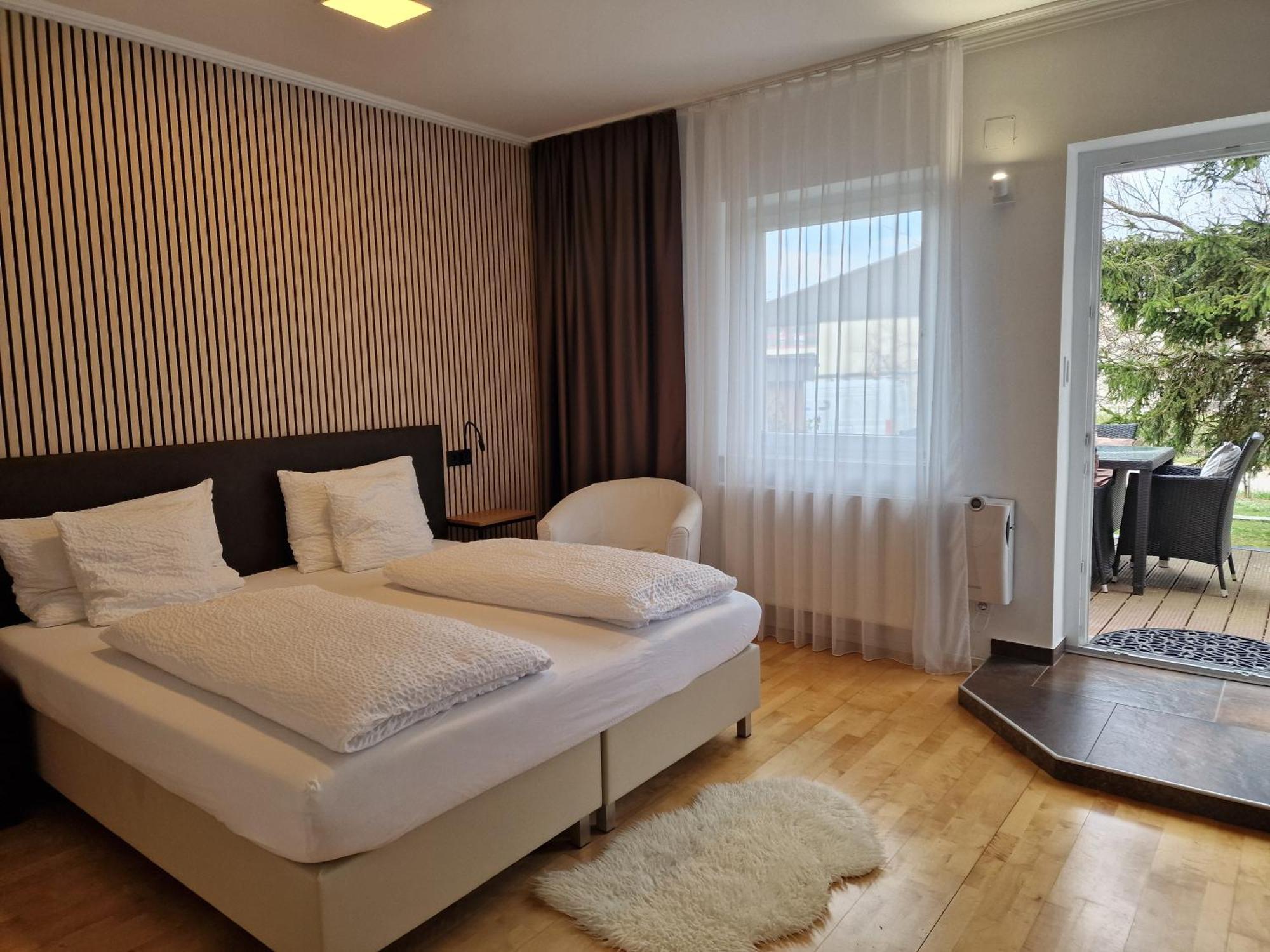Hotel Maria Gramatneusiedl Екстер'єр фото