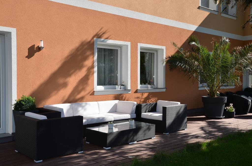 Hotel Maria Gramatneusiedl Екстер'єр фото